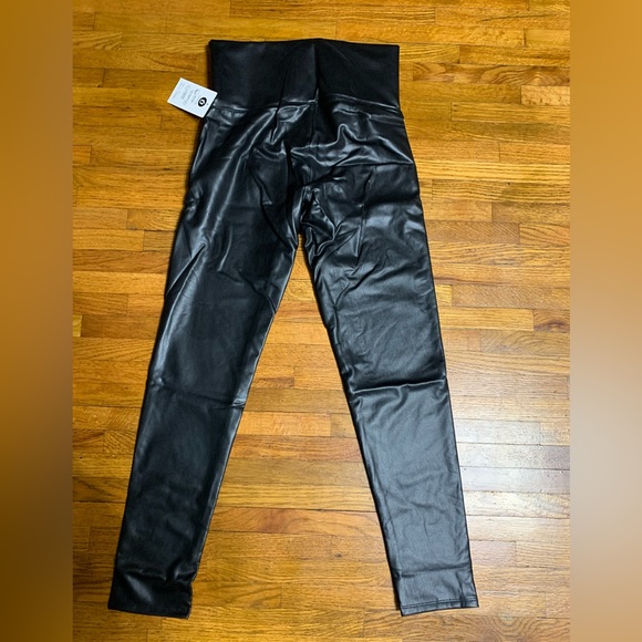 Waist Shape Black Faux Leather Leggings - Picture 3 of 6